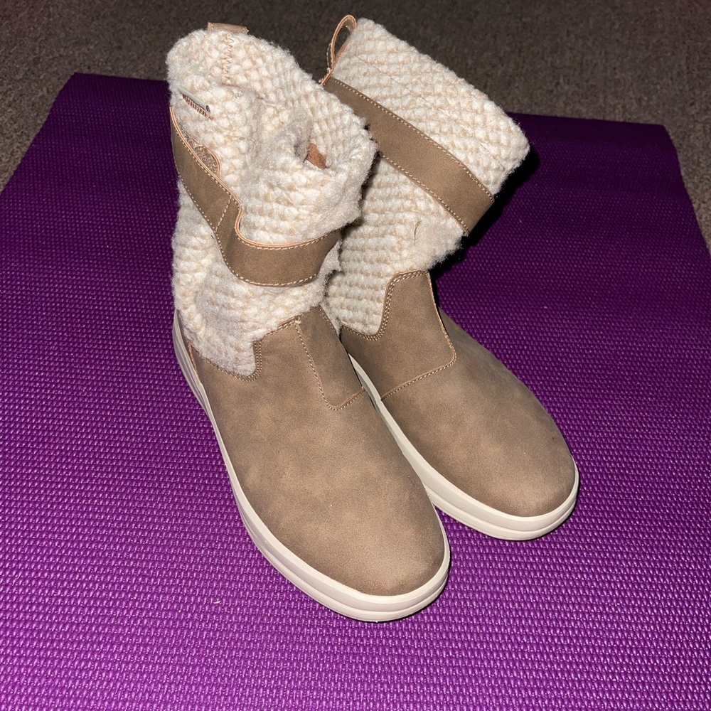 Hey dude boots women’s size 7